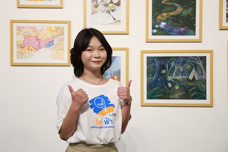 น้องใบหม่อน–นางสาวภัทรธิดา หมายดี เด็กไฟ-ฟ้าจากศูนย์เรียนรู้ไฟ-ฟ้า บางกอกน้อย