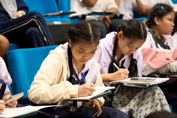 ไฟ-ฟ้า โดย ทีทีบี จุดประกายไอเดียสร้างสรรค์! จัด Inspiration Day “เท่ได้...ใช้เงินเป็น”