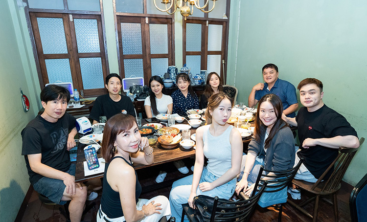 ttb reserve พาลูกค้าคนสำคัญอิ่มอร่อยกับมื้อพิเศษที่ร้าน “แสง ท่าเตียน”